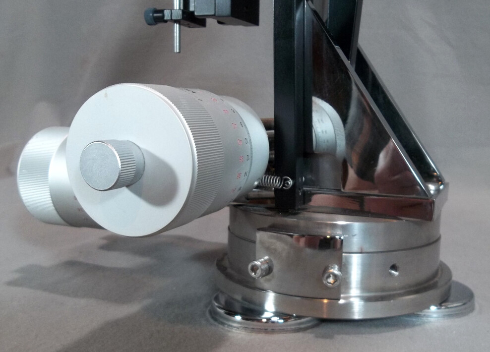 Sutter Instruments MP-85 Micromanipulator RH on Magnetic Rotating Base EX++