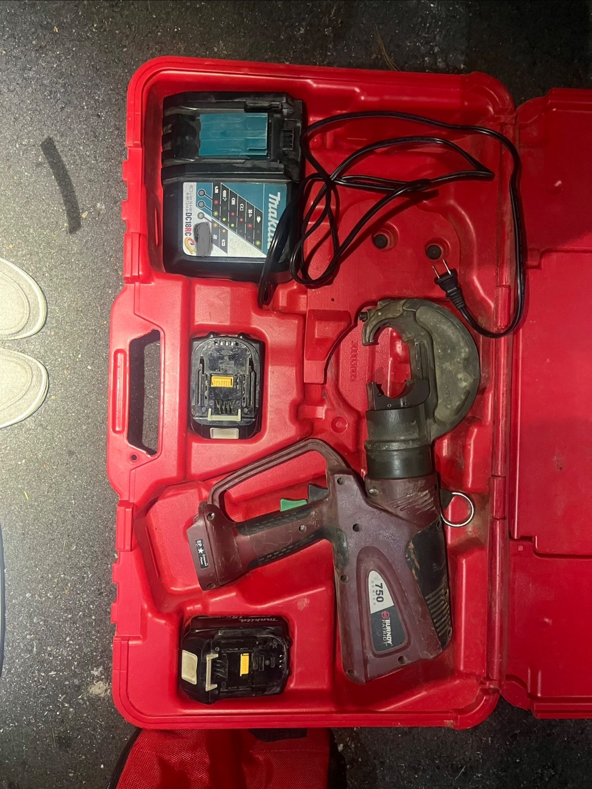 BURNDY PAT750LI Hydraulic Crimping Tool