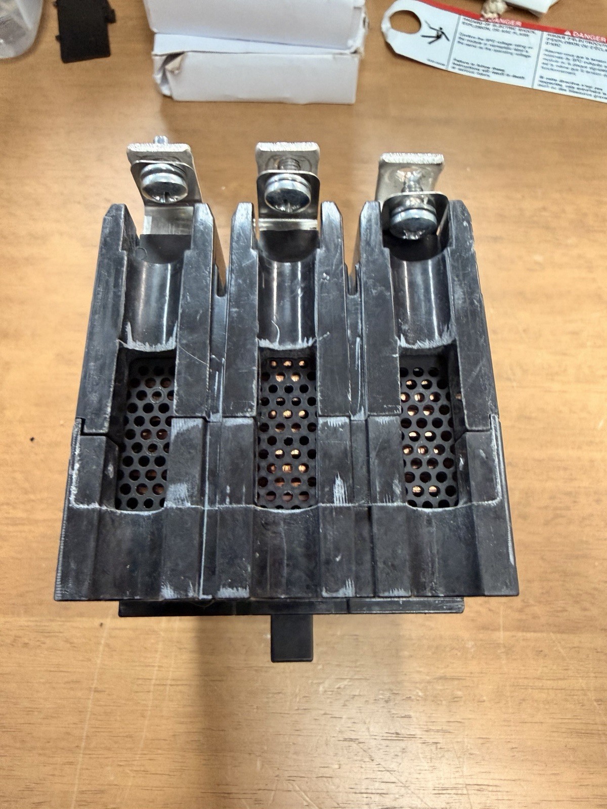 GE ABB TEY380 3 POLE 80 AMP 480/277V TYPE TEY BOLT ON CIRCUIT BREAKER