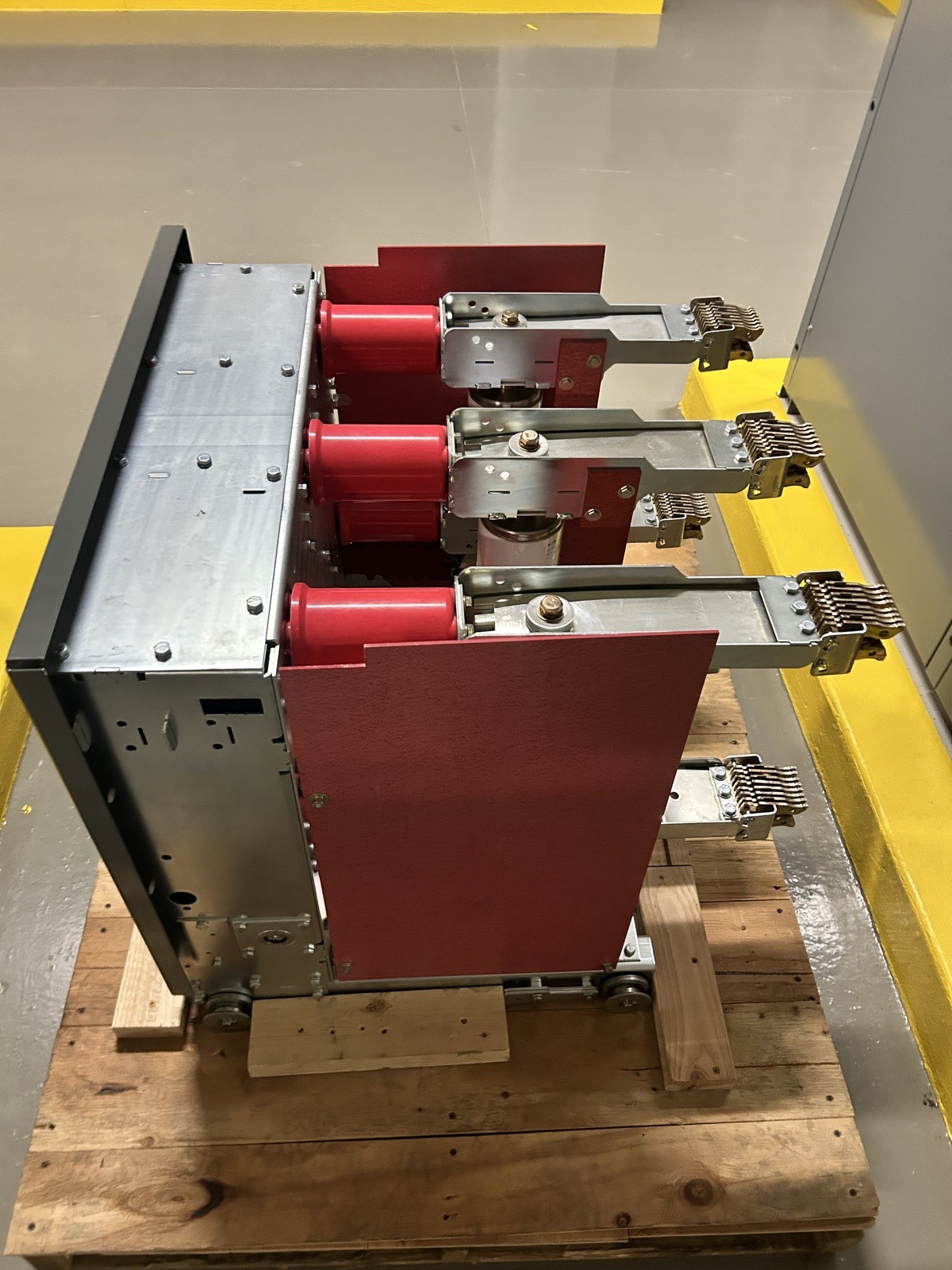 EATON CUTLER-HAMMER 150VCP-W750 15KV 1200AMP VACUUM CIRCUIT POWER BREAKER