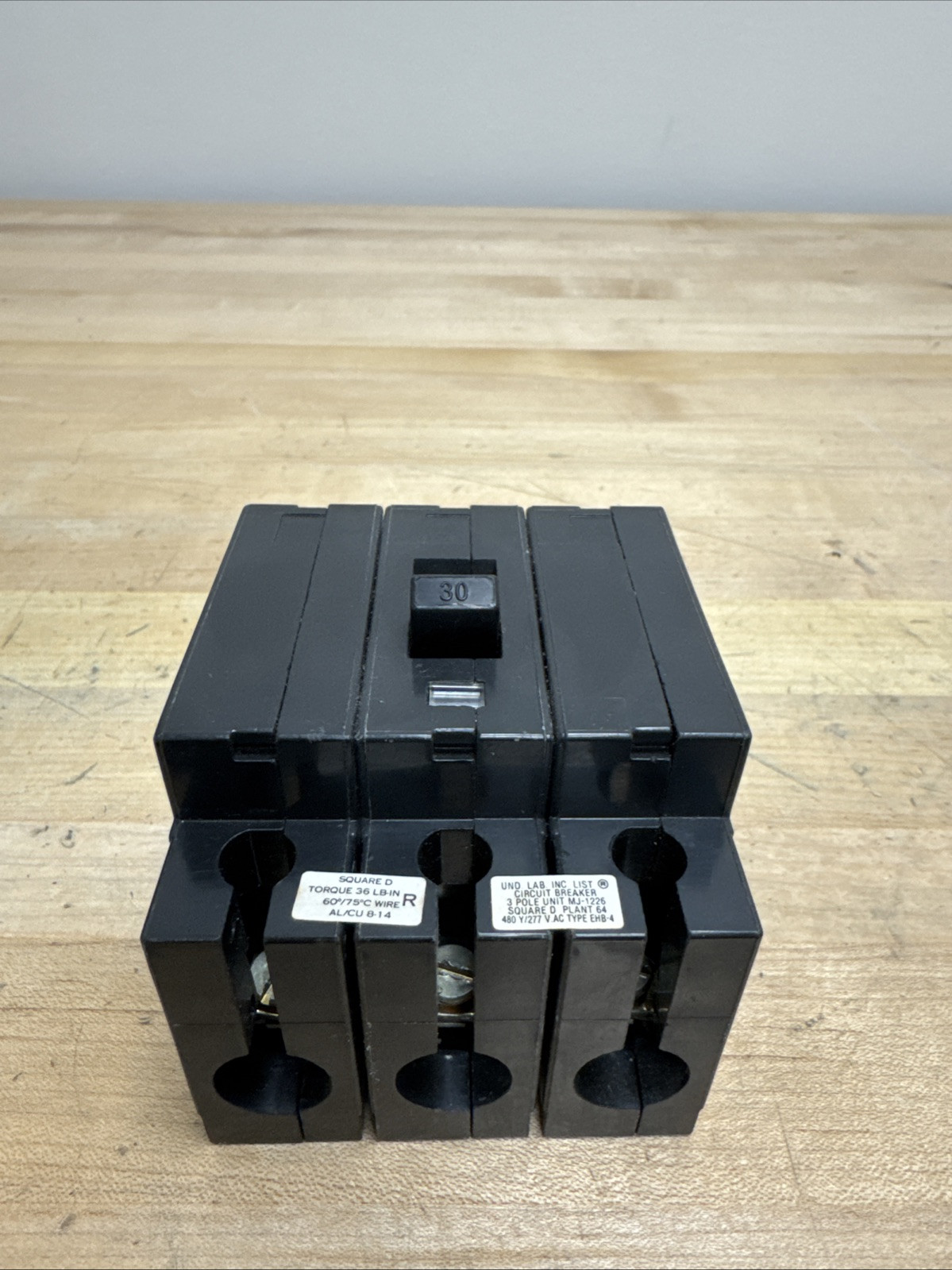 SQUARE D EHB34030 EHB 3 POLE 30 AMP 480v CIRCUIT BREAKER