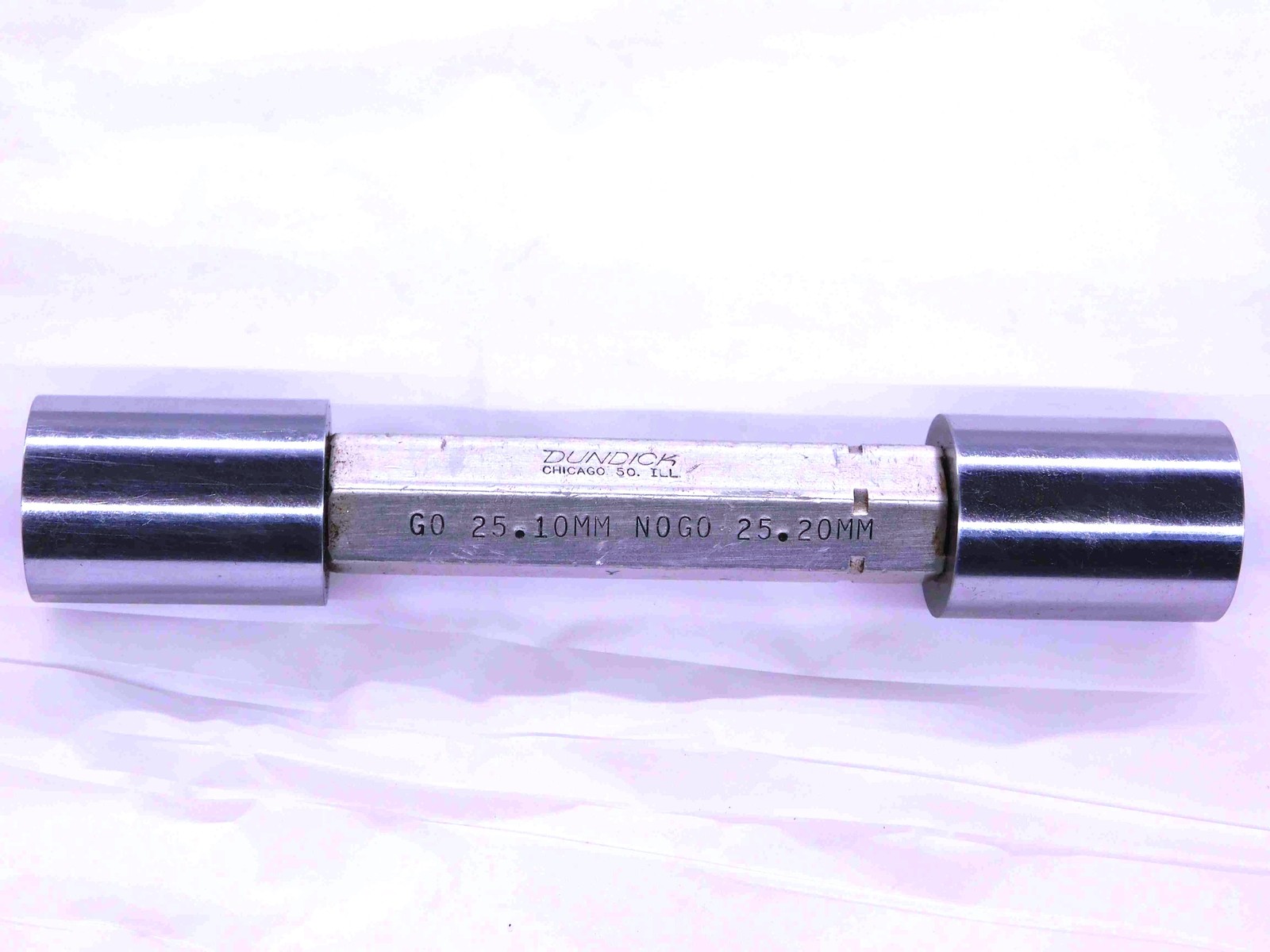 25.100 & 25.200 CL Y mm PIN PLUG GAGE GO NO GO 25.000 +.100 25 .9921 25.10 25.20