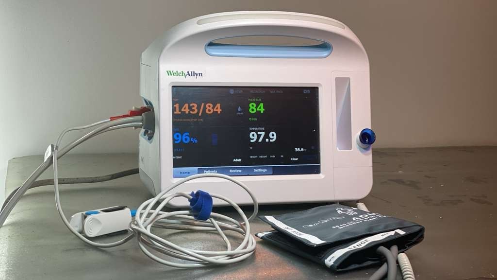 Welch Allyn Vital Signs Monitor 6000 series with accessories &new battery