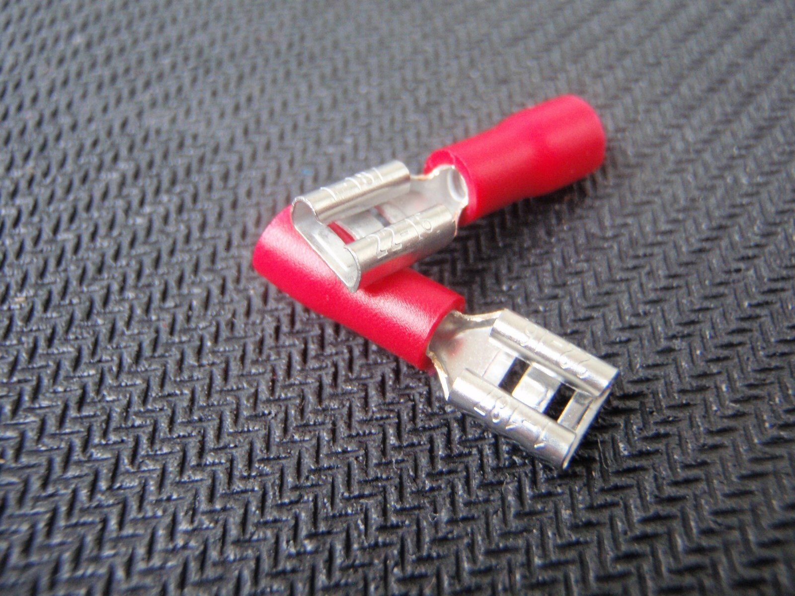 50 PACK — 22-18 awg Female Spade Connector .250″ – 1/4″ Crimp connector