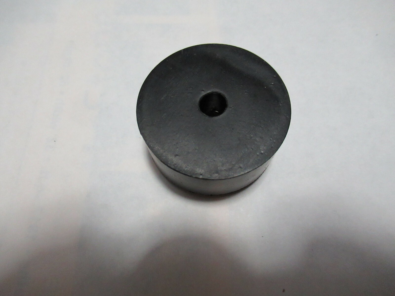 4 Very Large 1 1/2″ Diam Rubber Bumpers with Embedded Washer Rubber Feet CT103