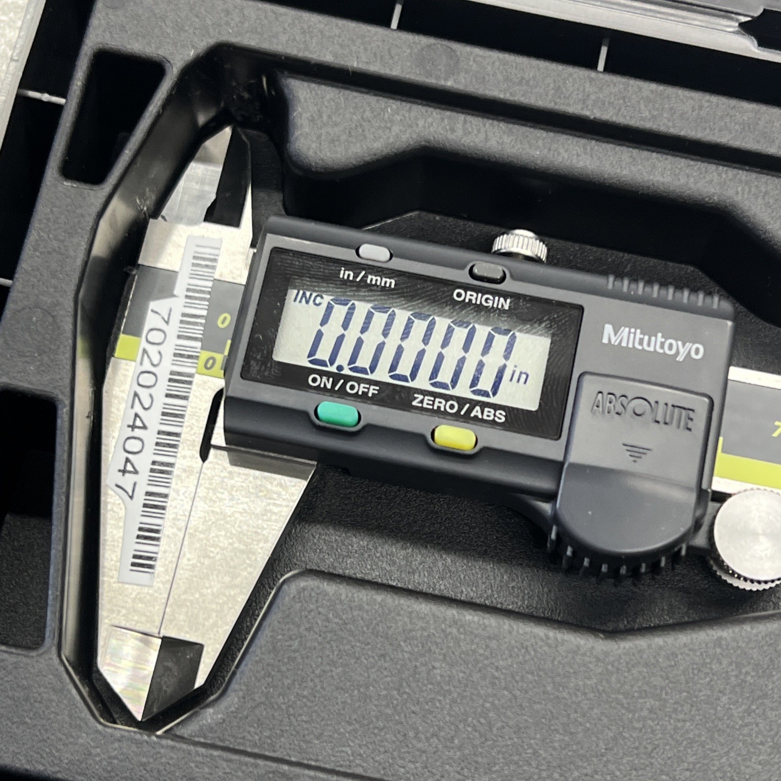 Mitutoyo 500-196-30CAL 0 to 6″ Range 0.0005″ Resolution Electronic Caliper