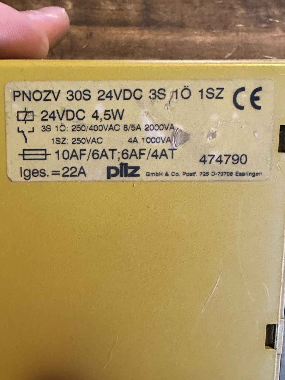 Used PILZ SAFETY RELAY 474790 PNOZ V 30S 24 V DC 4.5 W 10AF/6AT 6AF/4AT