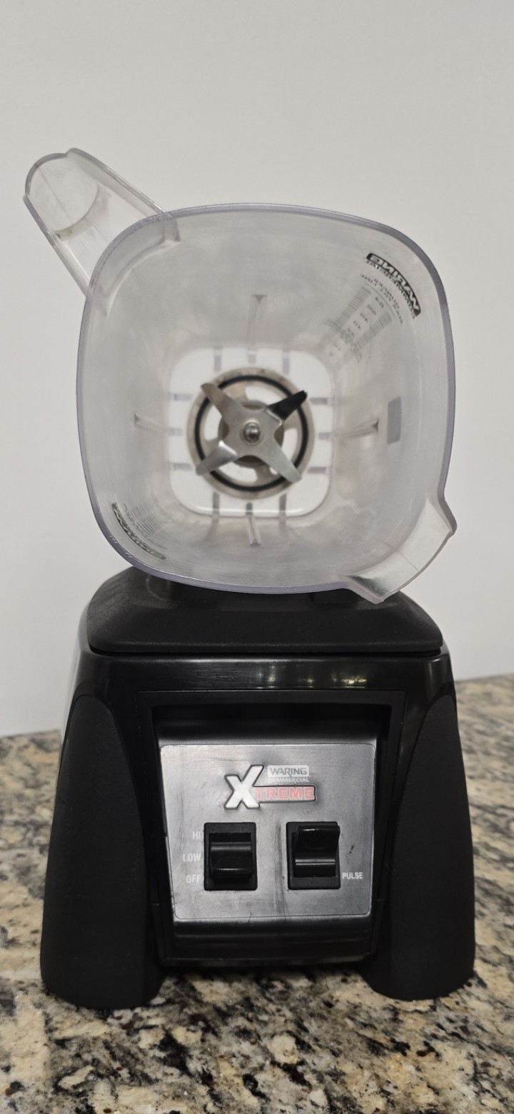 Waring MX1000XTX Commercial Blender 3.5 HP 64 oz Manufactured December 07-2024.