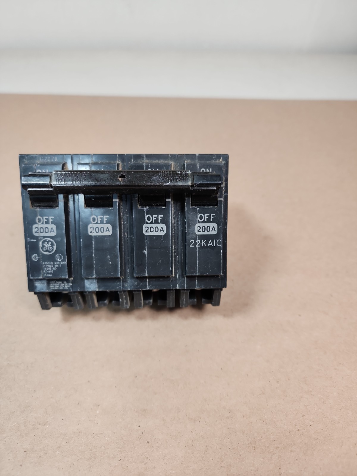 Used GE THQMV 200 Amp 2 Pole Main Circuit Breaker 22kA 120/240V RT-693 G1378