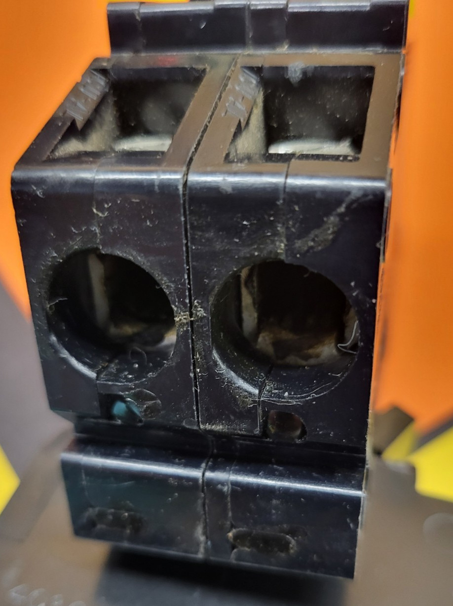 ZINSCO 125 AMP 2-POLE TYPE Q WIDE BREAKER MAIN BRANCH 120/240 VOLT SHIPS INSURED