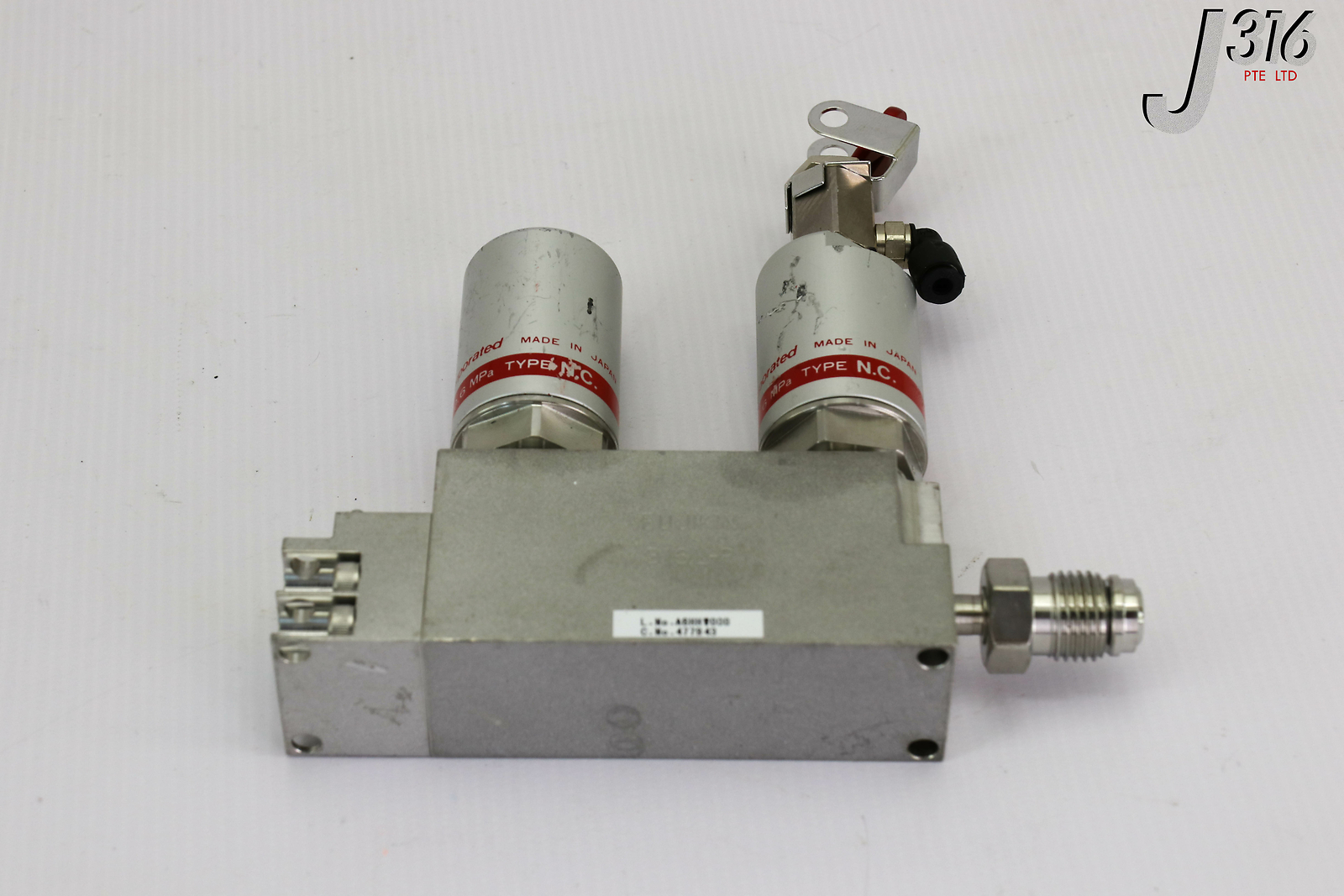 16957 FUJIKIN DIAPHRAGM BLOCK VALVES ASSY, TYPE N.C., O.P. 0.5~0.6MPA 477943
