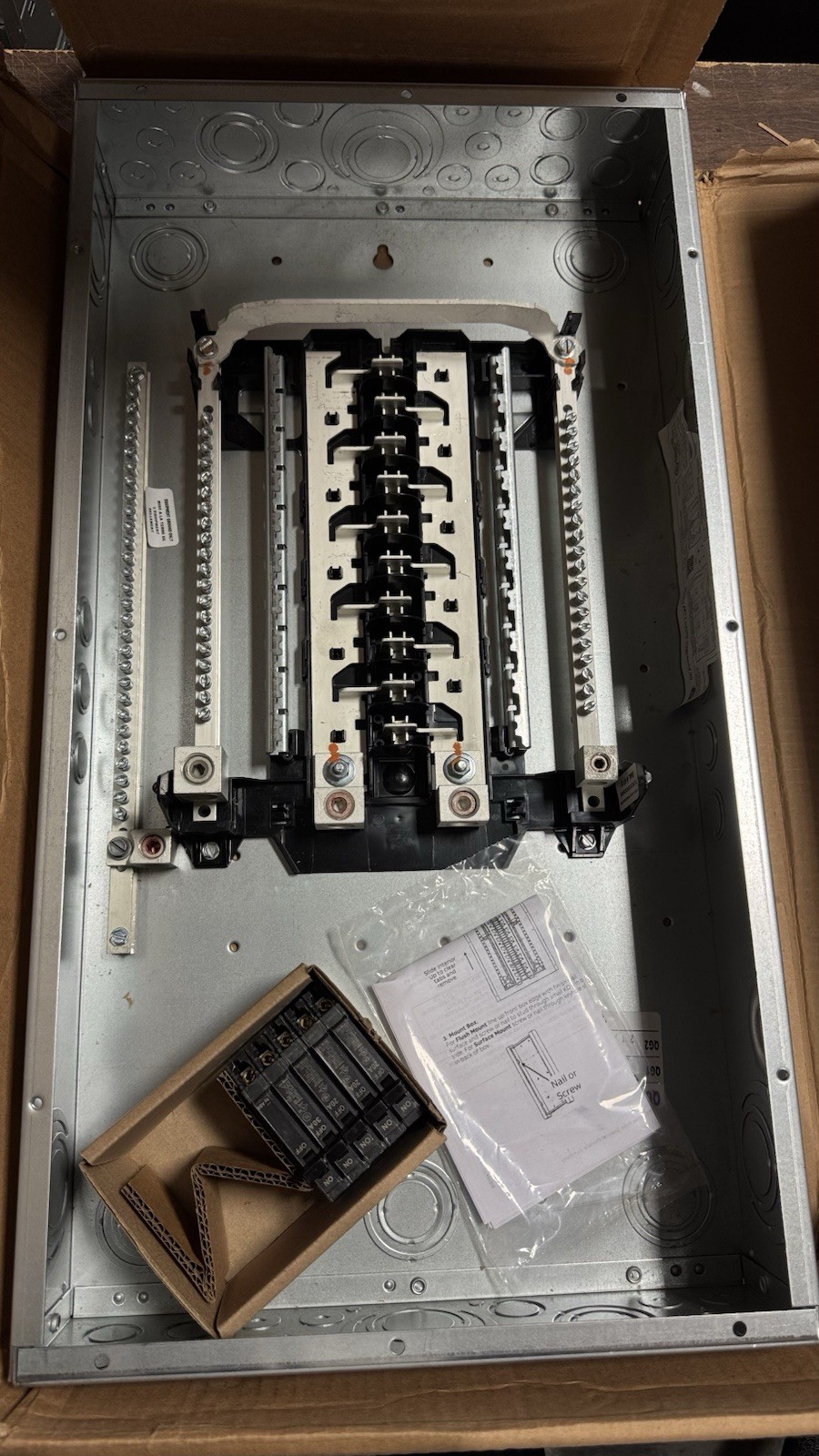 GE 200A 20/40 Main Lug Indoor Load Center Panel w/ Breakers – TLM2020CCUGK