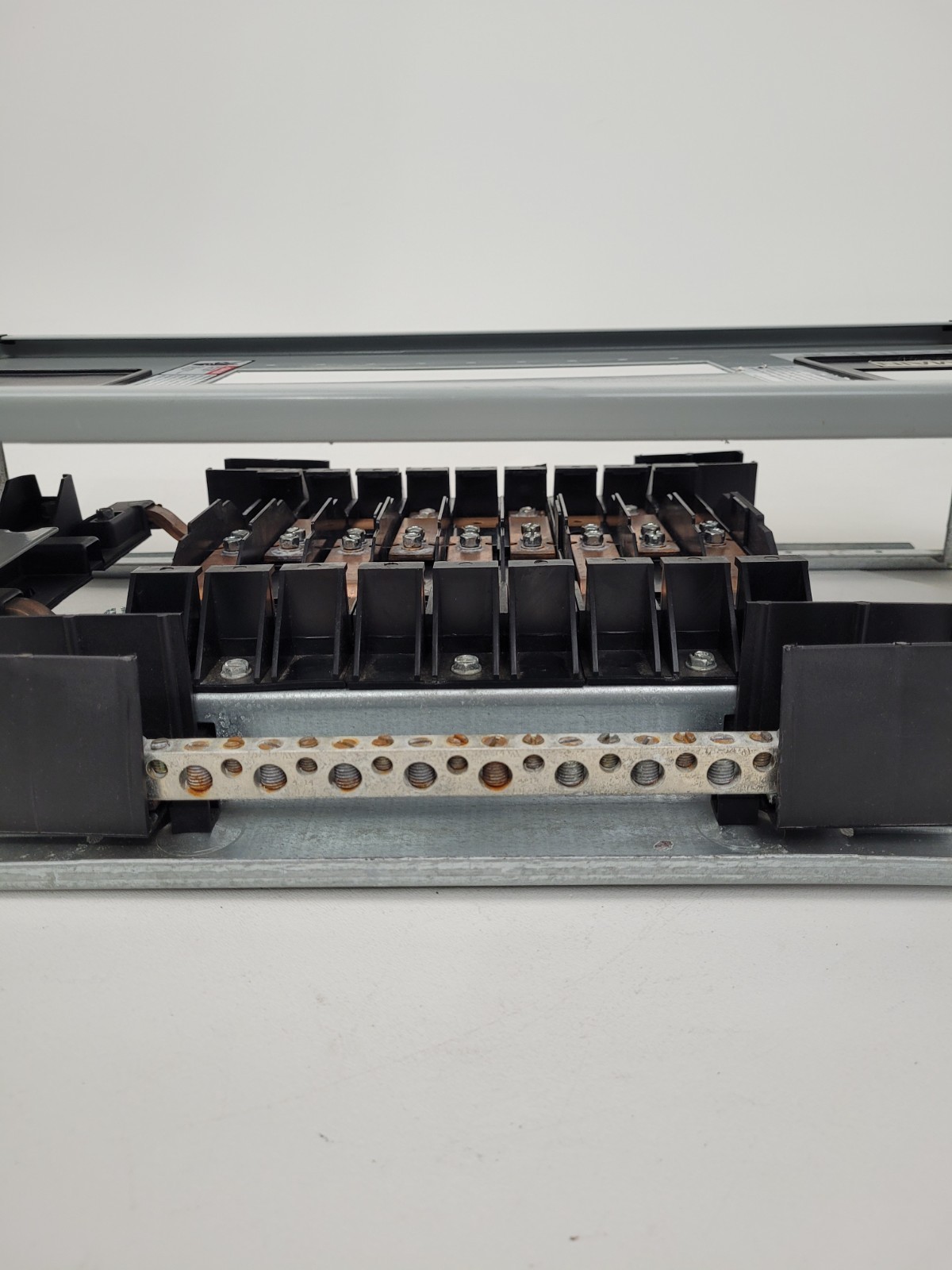 P1 Siemens 18 Circuit 125 Amp 120/240V 1 Phase Main Breaker Panel Interior
