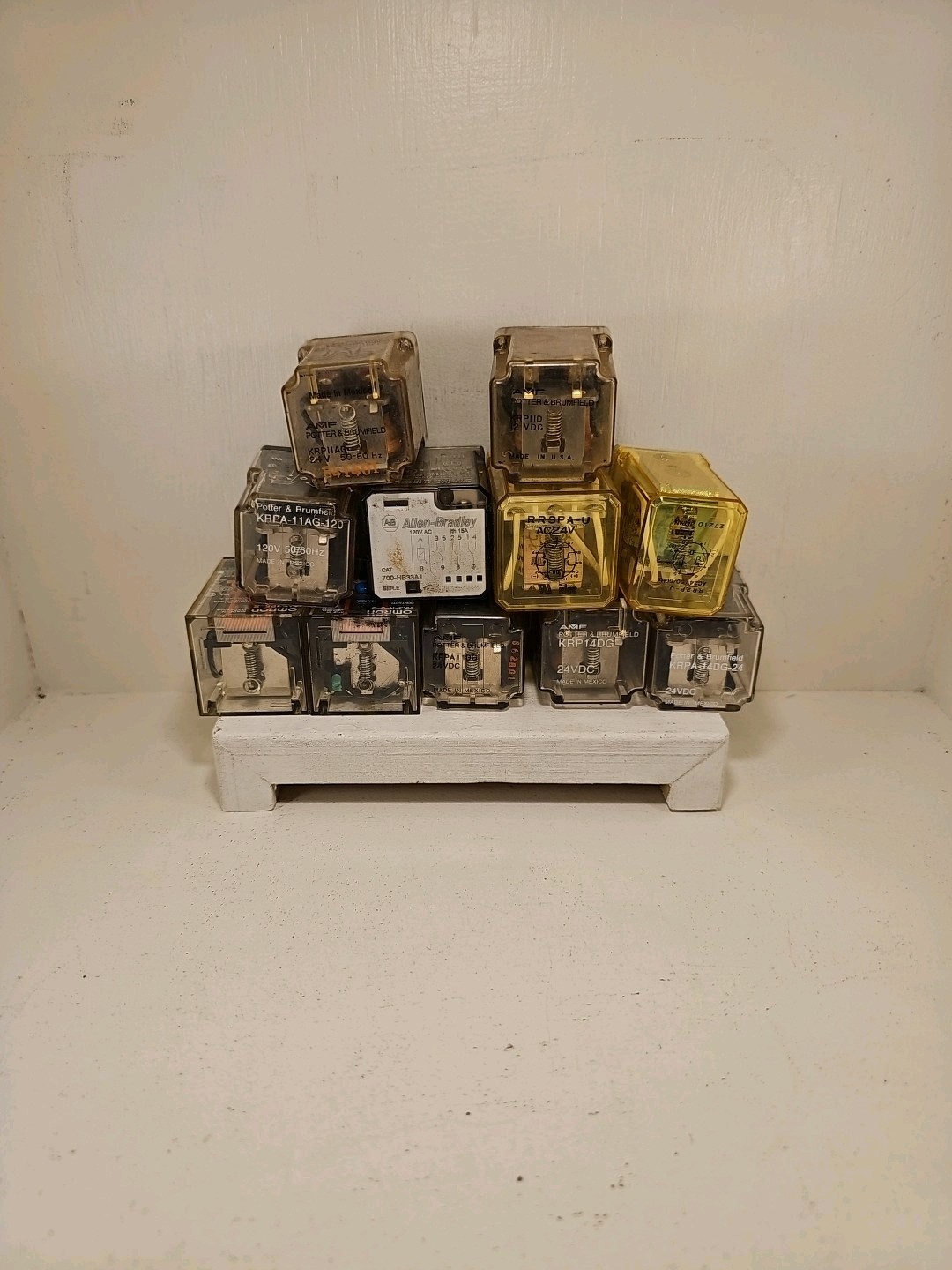 New Mixed Lot Of 11 Relays Allen Bradley Potter & Brumfield Omron Idec