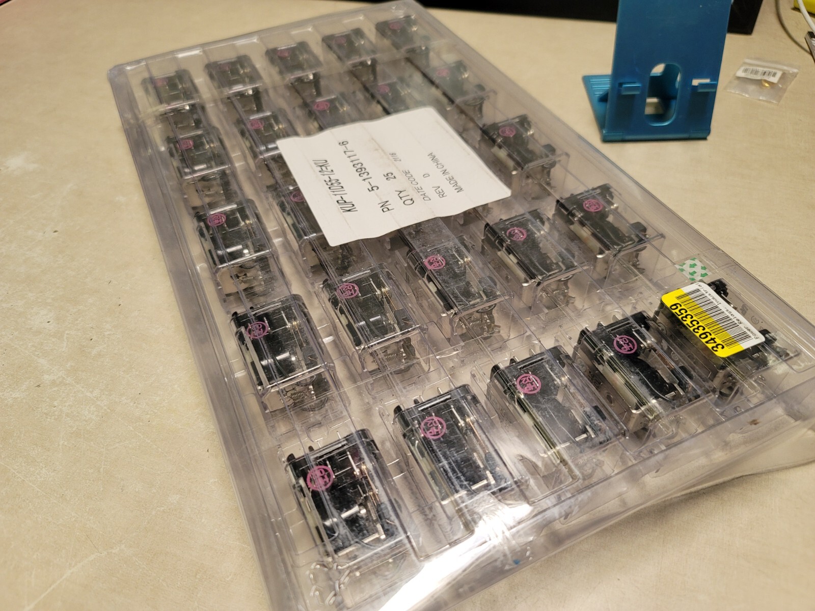 Pack of 25 Tyco Electronics KUP-11D55-12=KU Power Relays 5-1393117-6