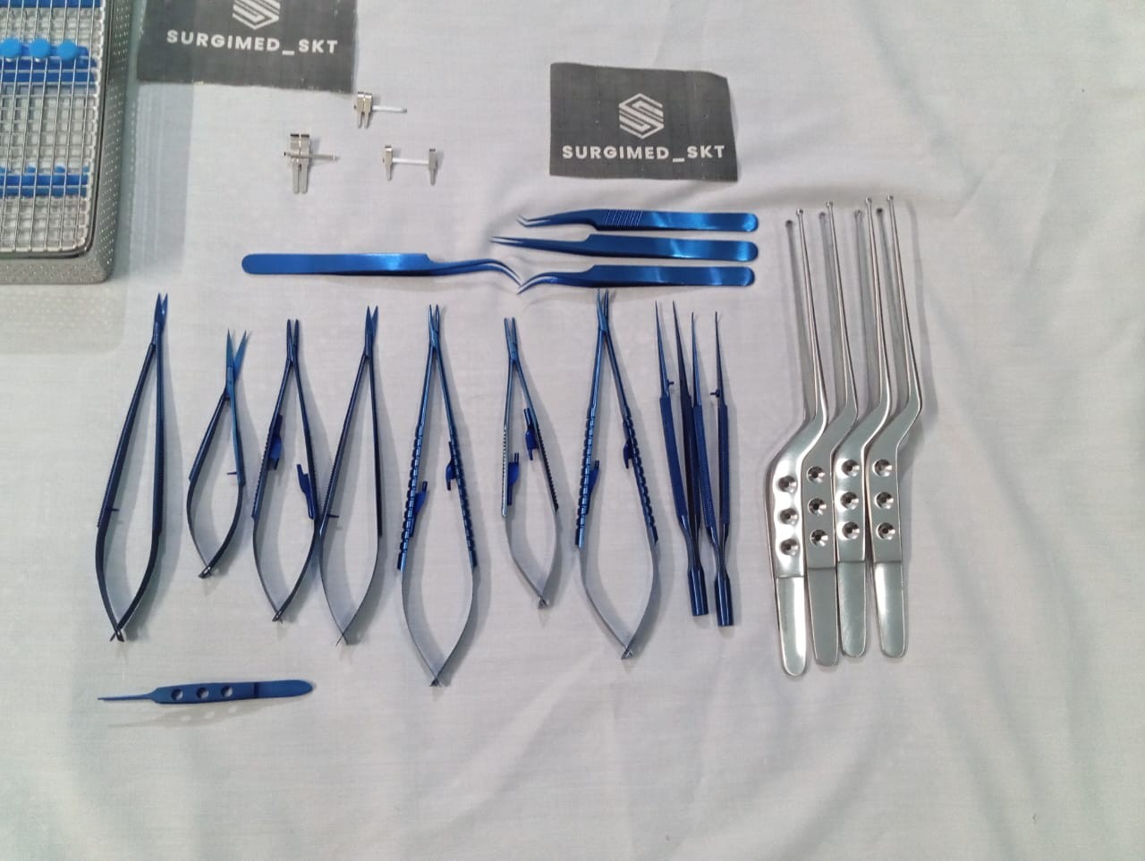 Micro surgery instruments set with box