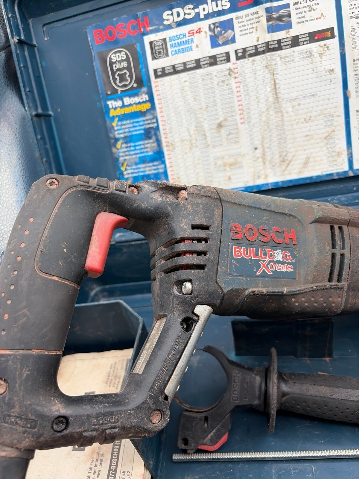 Bosch 11255VSR Bulldog Xtreme SDS-Plus Rotary Hammer Drill Corded w/Case