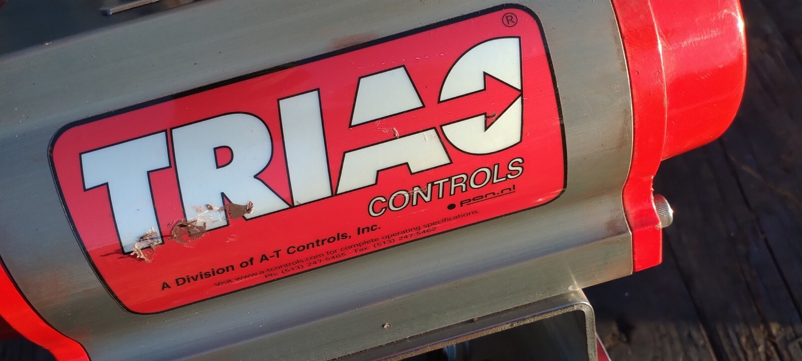 TRIAC CONTROLS 200A PNEUMATIC ACTUATOR WITH 3»-150 CF8M STAINLESS STEEL VALVE
