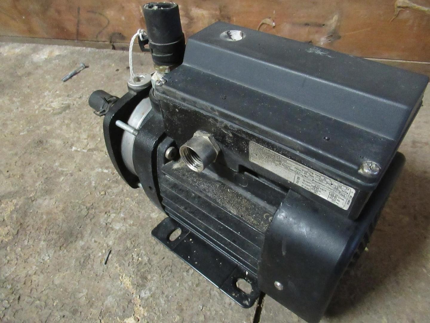 GRUNDFOS CENTRIFUGAL PUMP ML7BA1*115 115/230V 7.6/3.9A 0.8HP 2 POLE 60HZ 0.6KW