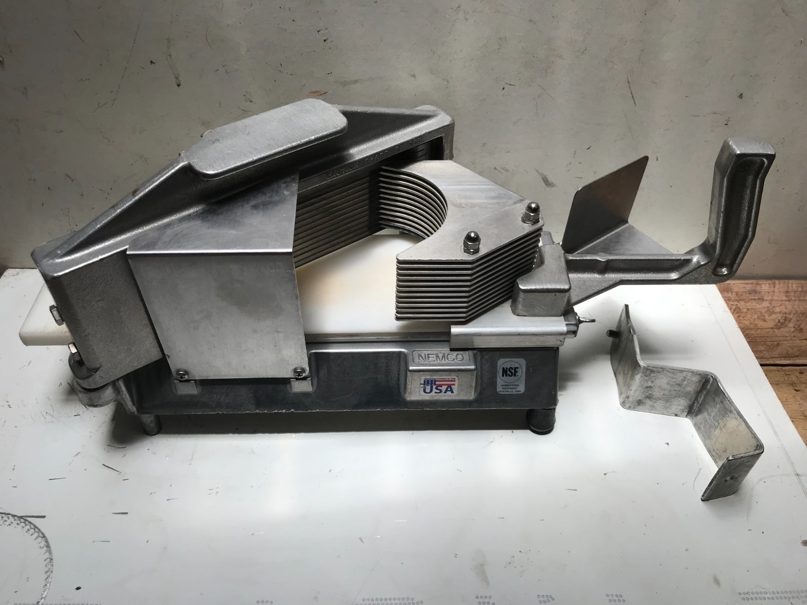 Nemco Easy Tomato Slicer 3/16″ Scalloped Blade Kitchen Restaurant Bar