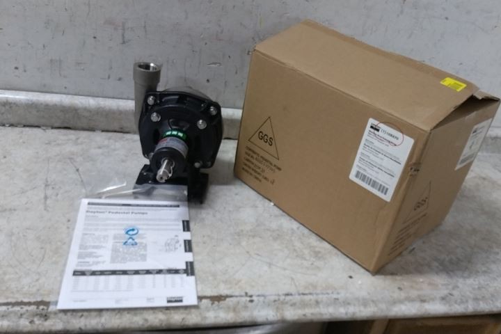 Dayton 10X670 5 HP 135 Ft Max Head 1-1/2 In Intake NPT Pedestal Pump