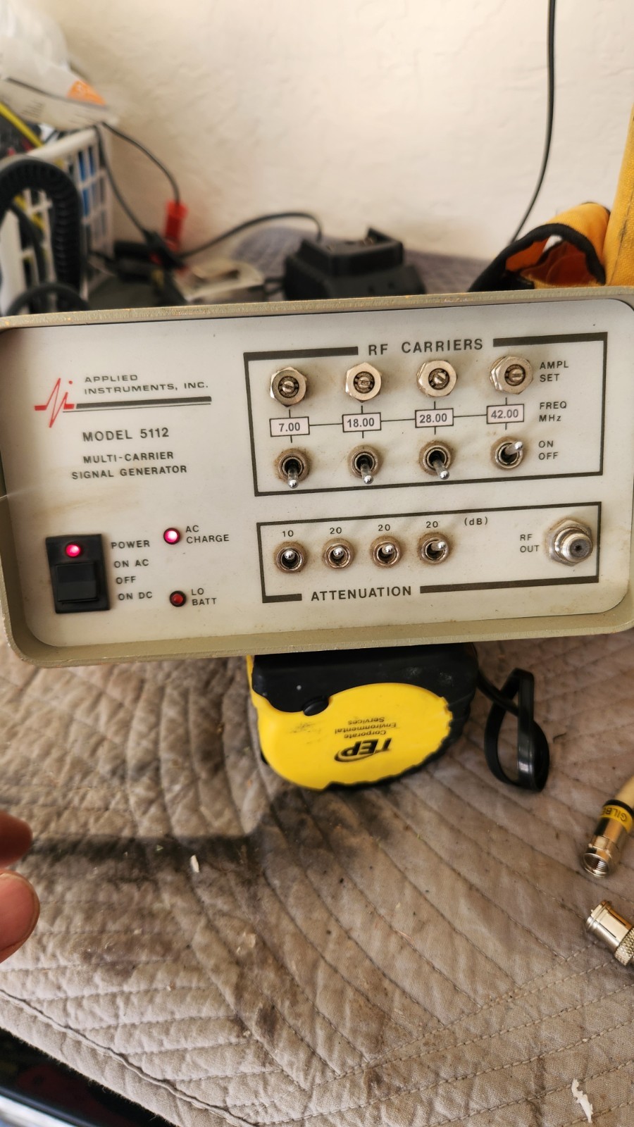 Applied Instruments Model 5112 Multi-Carrier Signal Generator