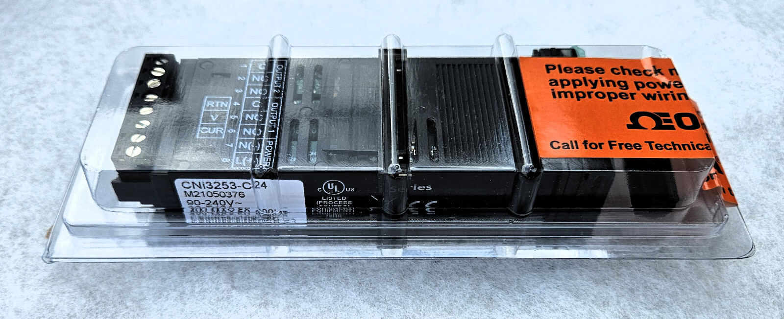 OMEGA CNI3253-C24 UNIVERSAL INPUT HIGH ACCURACY TEMPERATURE DIN PID CONTROLLER