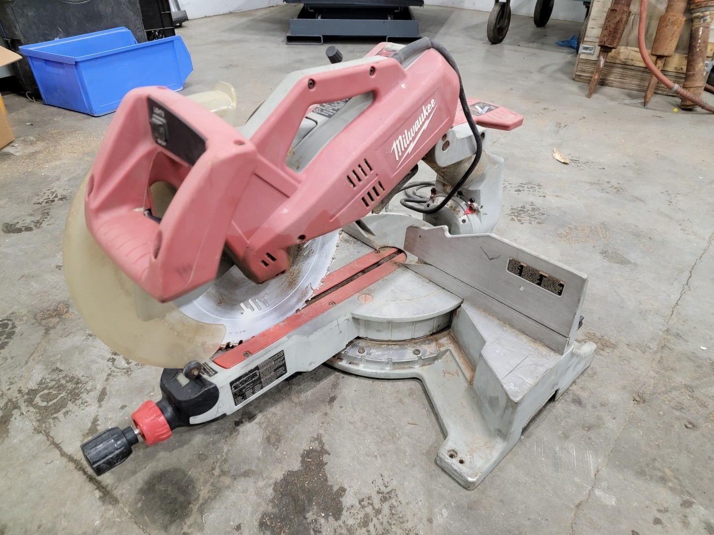 MILWAUKEE 6955-20 12″ Dual-Bevel Sliding Compund Miter Saw – Saws (Wood)