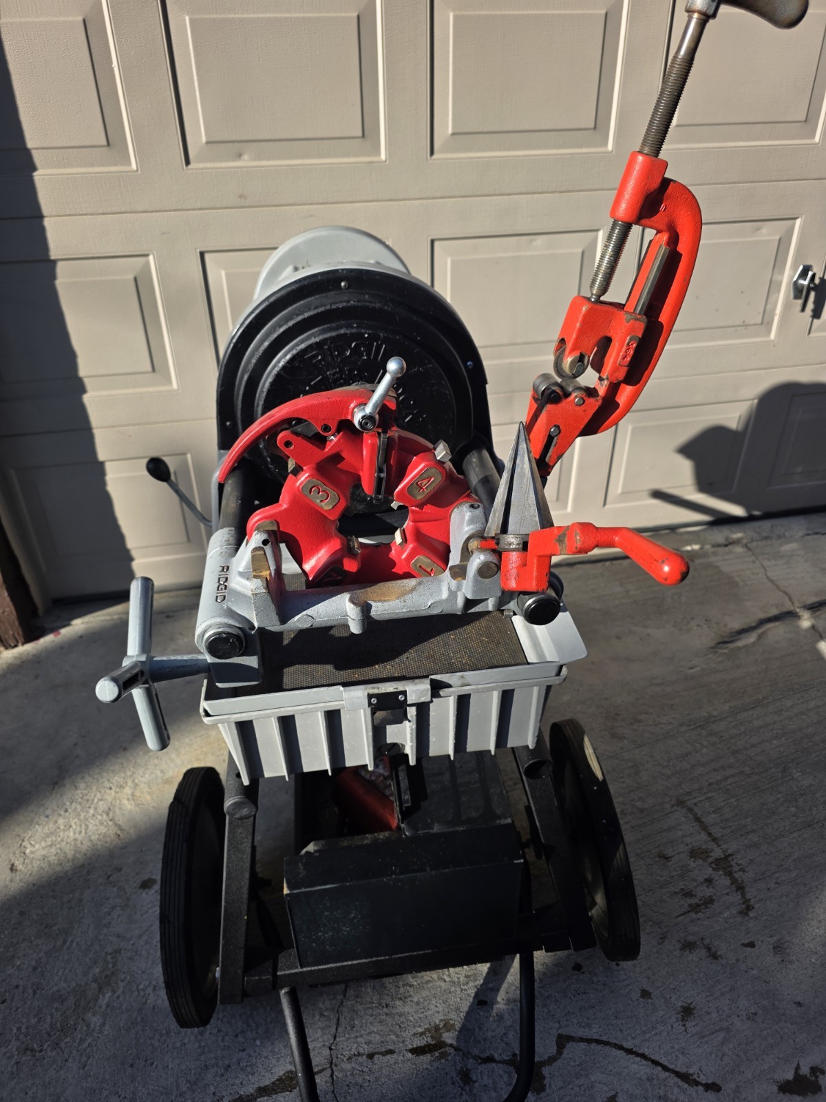 RIDGID 1822I Pipe Threading Machine