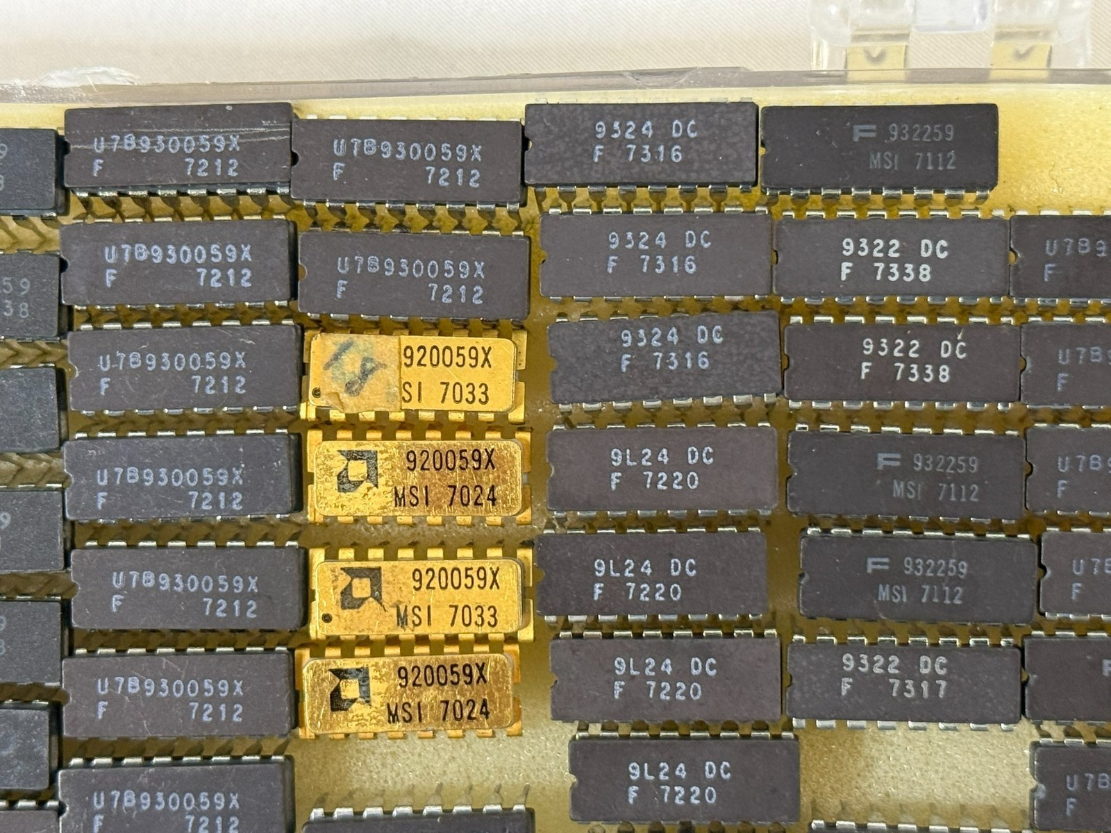 Vintage Fairchild MSI TTL IC Chip Lot Gold Ceramic & DIP Logic ICs w/ Storage