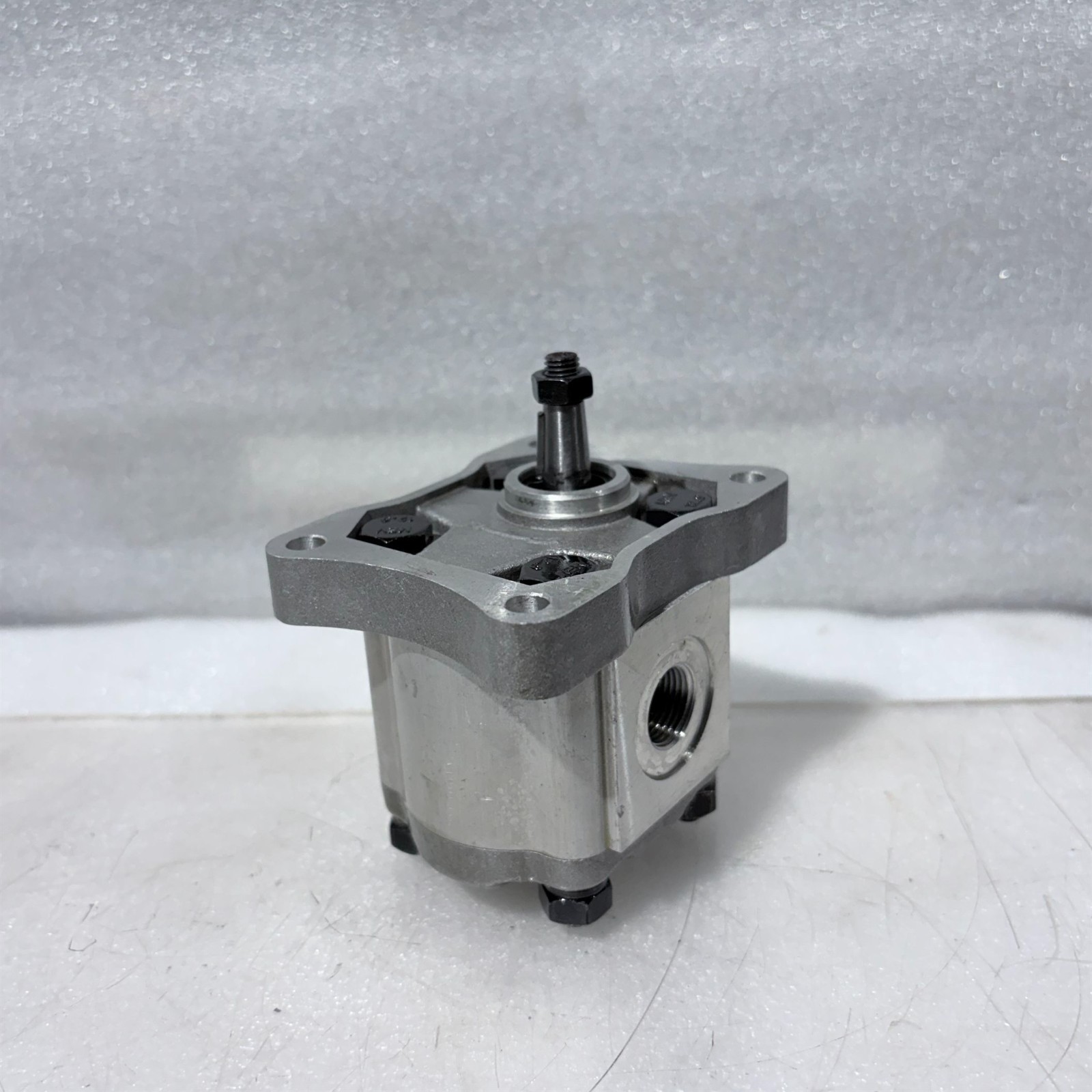 Hydropack Bulgaria C048XTH Hydraulic Gear Pump