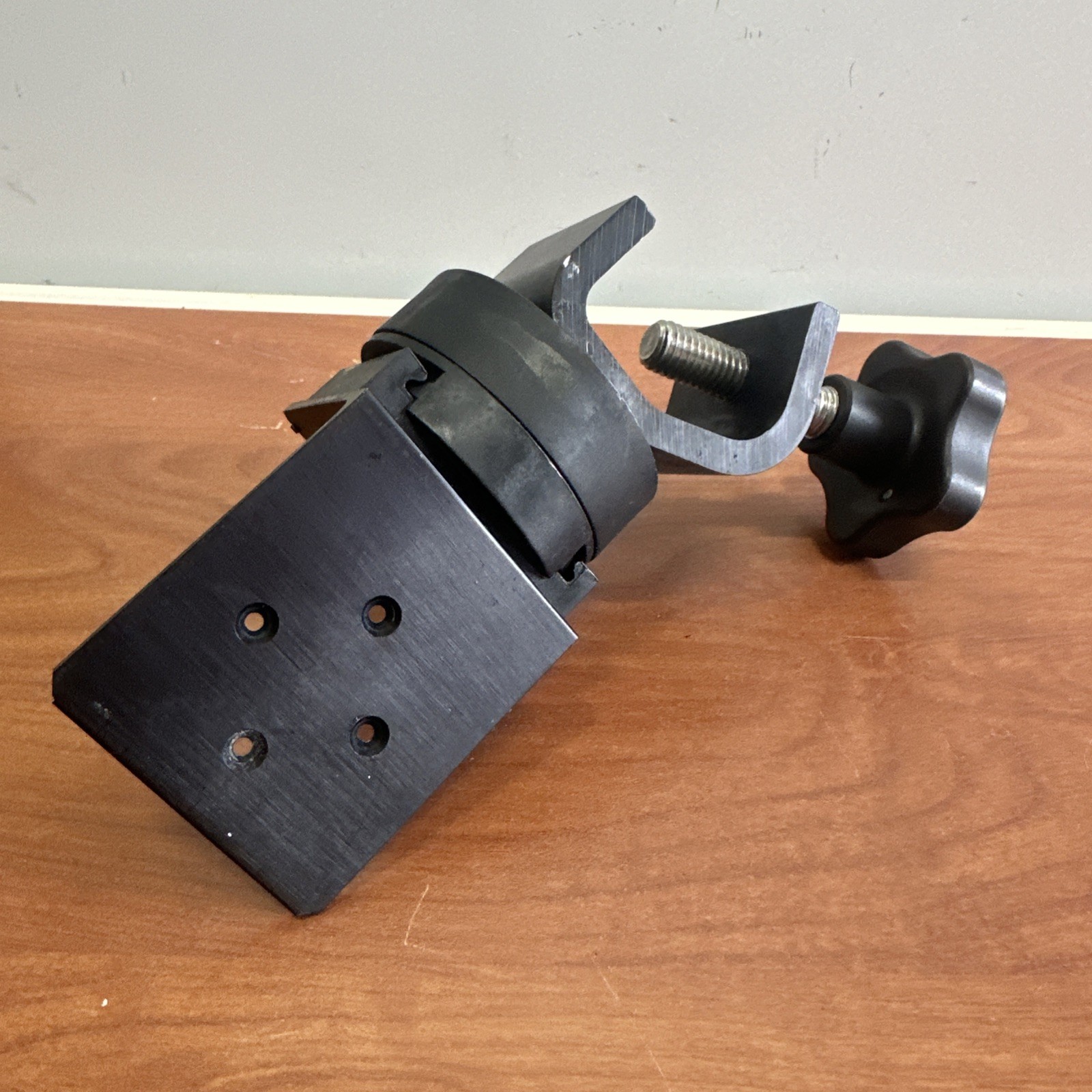 Medfusion 3500/4000 Rotating Pole Clamp (22-1050-51)