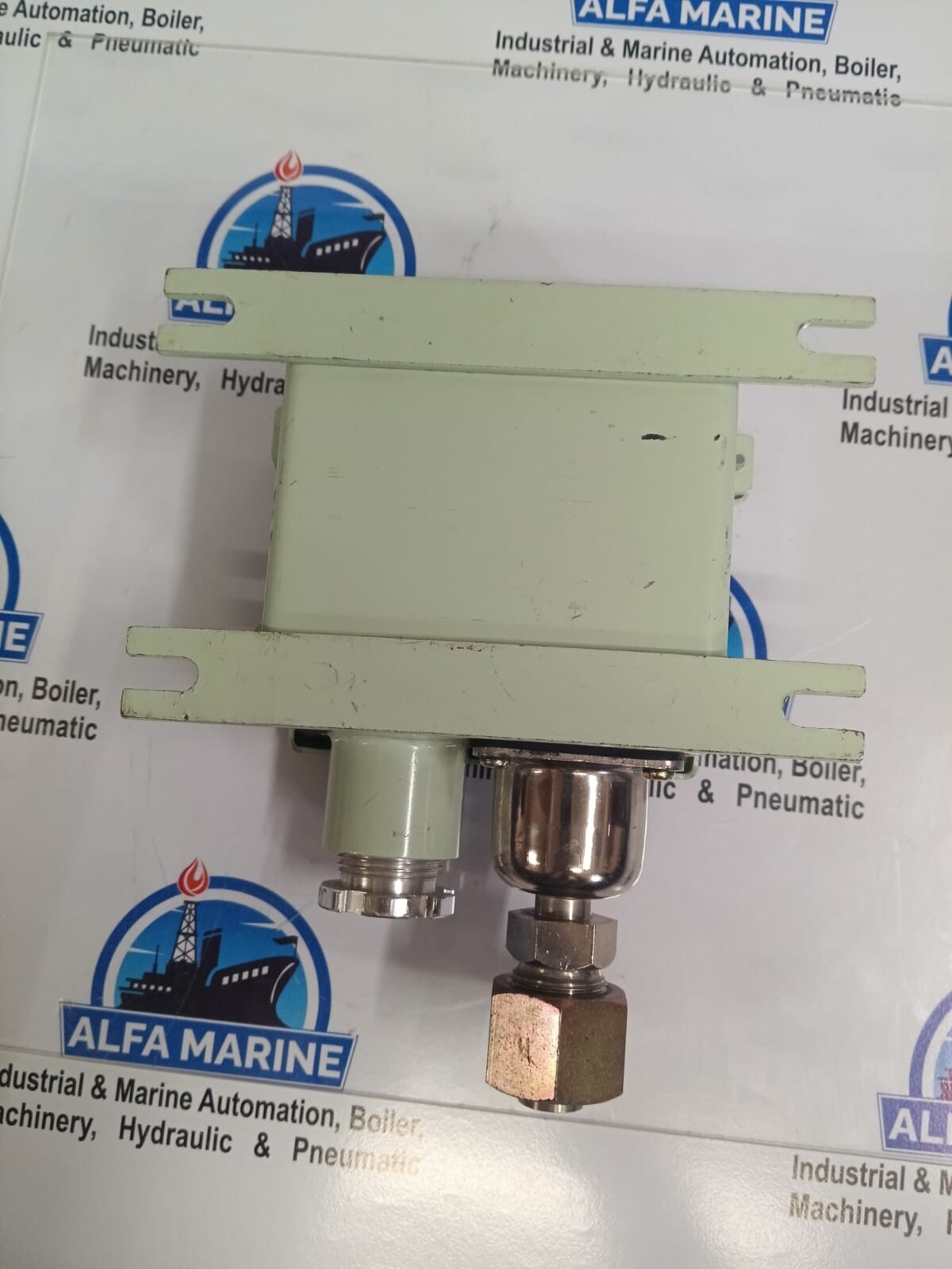 Saginomiya SPS-H135WU3Q Pressure Controls