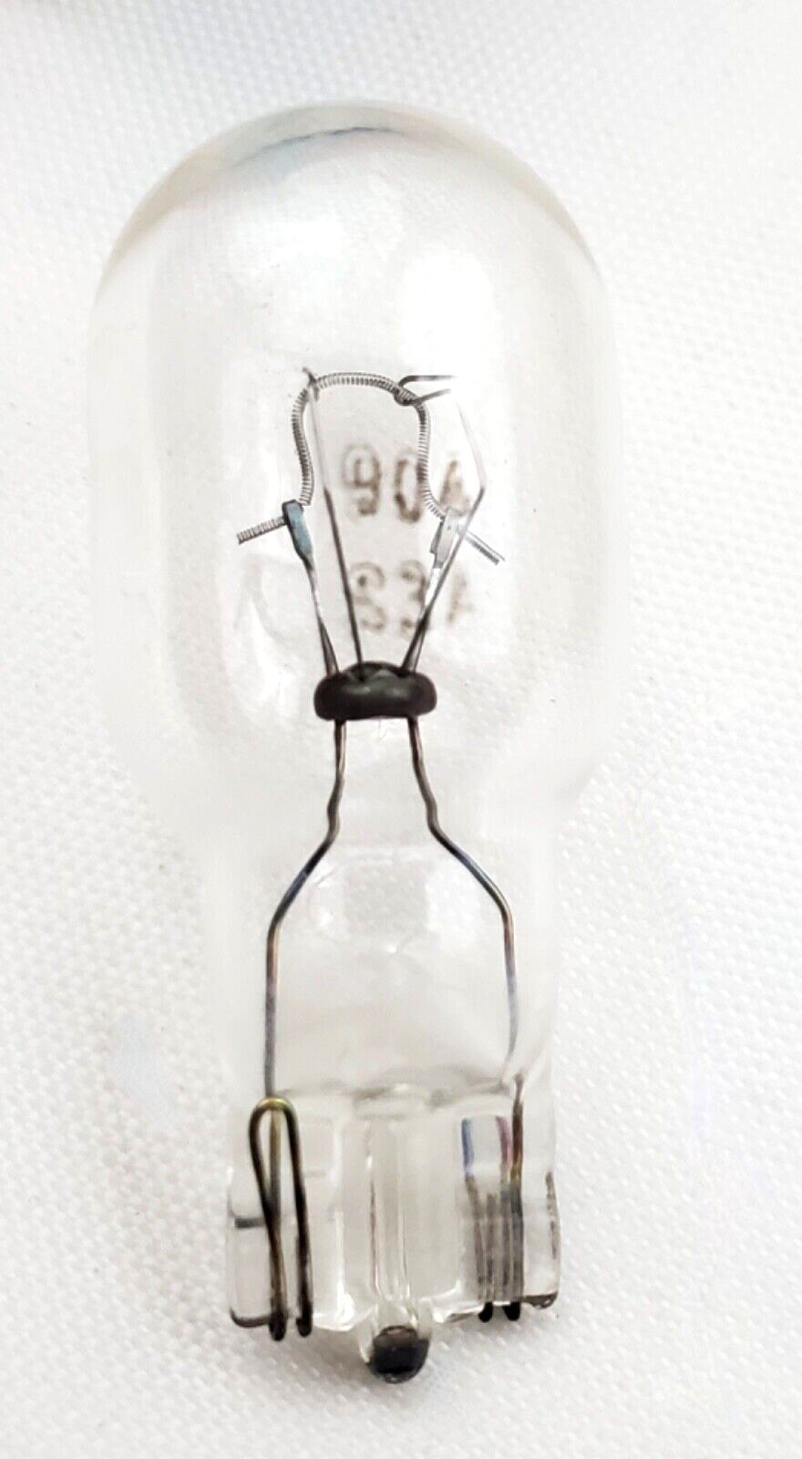 Box of 10 Sylvania 904 Miniature Lamps 13.5 Volt .69A Glass Wedge Base