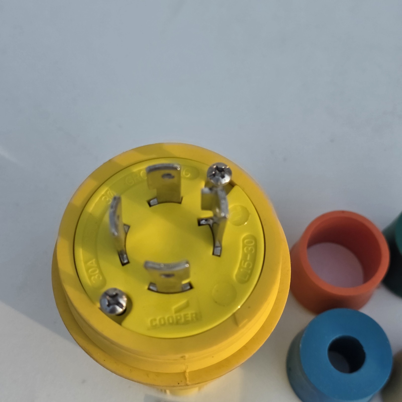 Cooper Arrow Hart L5-30P 30A 125V Twist Lock Plug NEMA L5-30P Yellow New OB