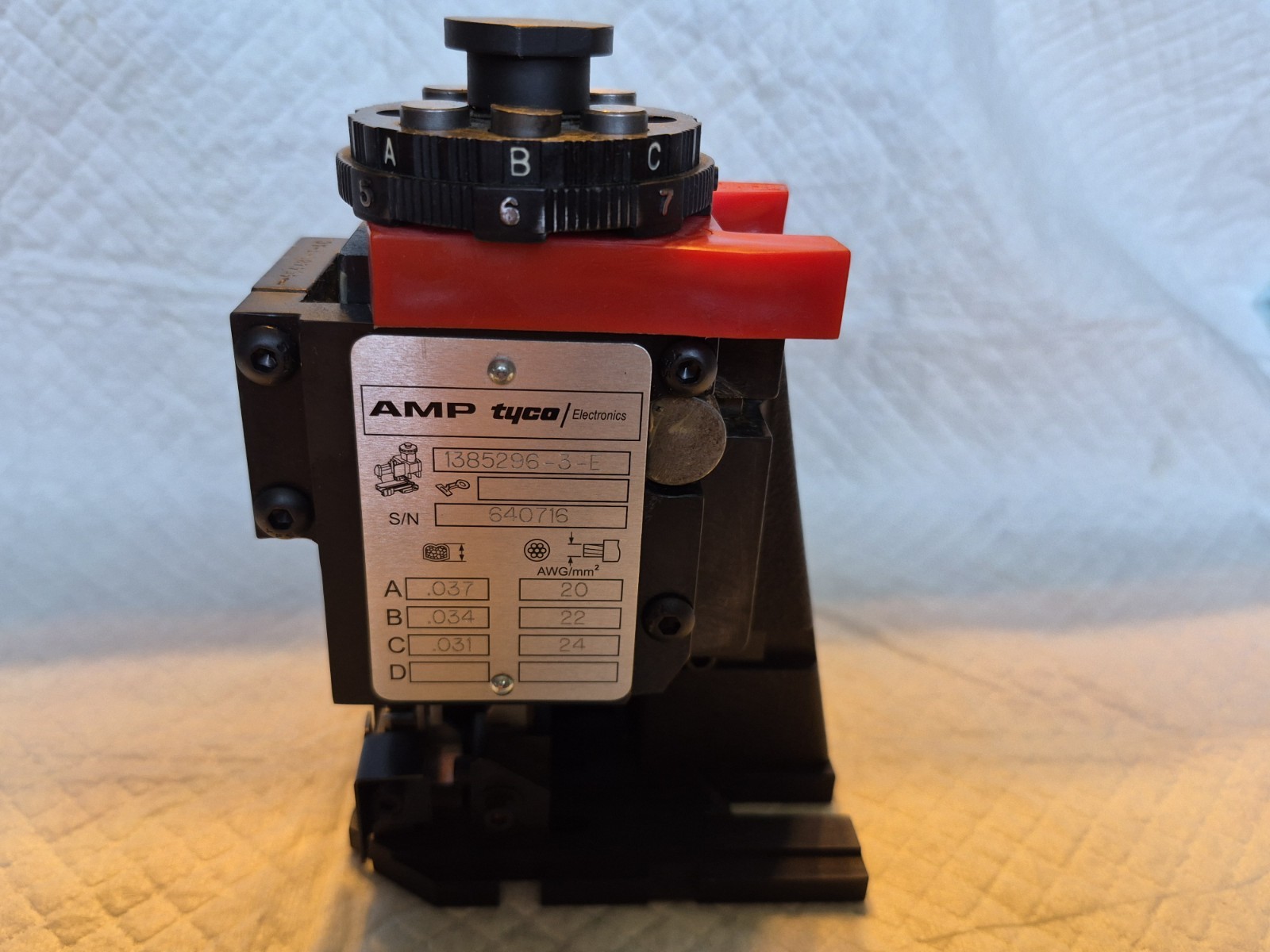 AMP TYCO 1385296-3 BENCHTOP CRIMPING PRESS APPLICATOR Heavy Duty Mini (HDM)