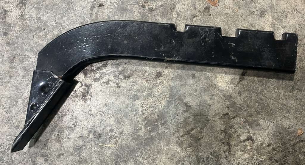 Thick Box Blade Shanks & Point w/ 3 Half Slots 18″ Long x 2.50″ Wide x 3/4″