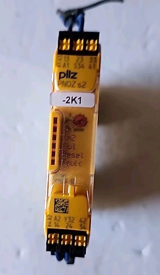 Pilz PNOZ s2 C Safety Relay, 751102, 24VDC, 3 n/o, 1 n/c Free Shipping