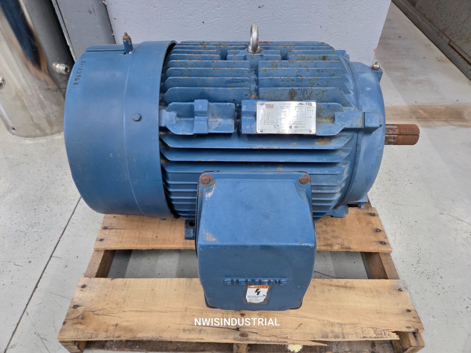 Siemens RGZEESD 40HP AC Motor 1780 RPM, 3PH, 460V, 324T, TEFC, 60HZ