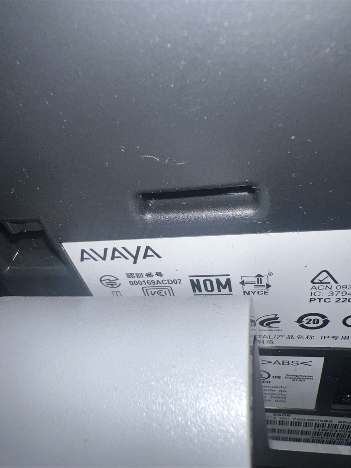 Avaya Inc. – Digital Deskphone (9508) english Phone And Stand And Coil Only