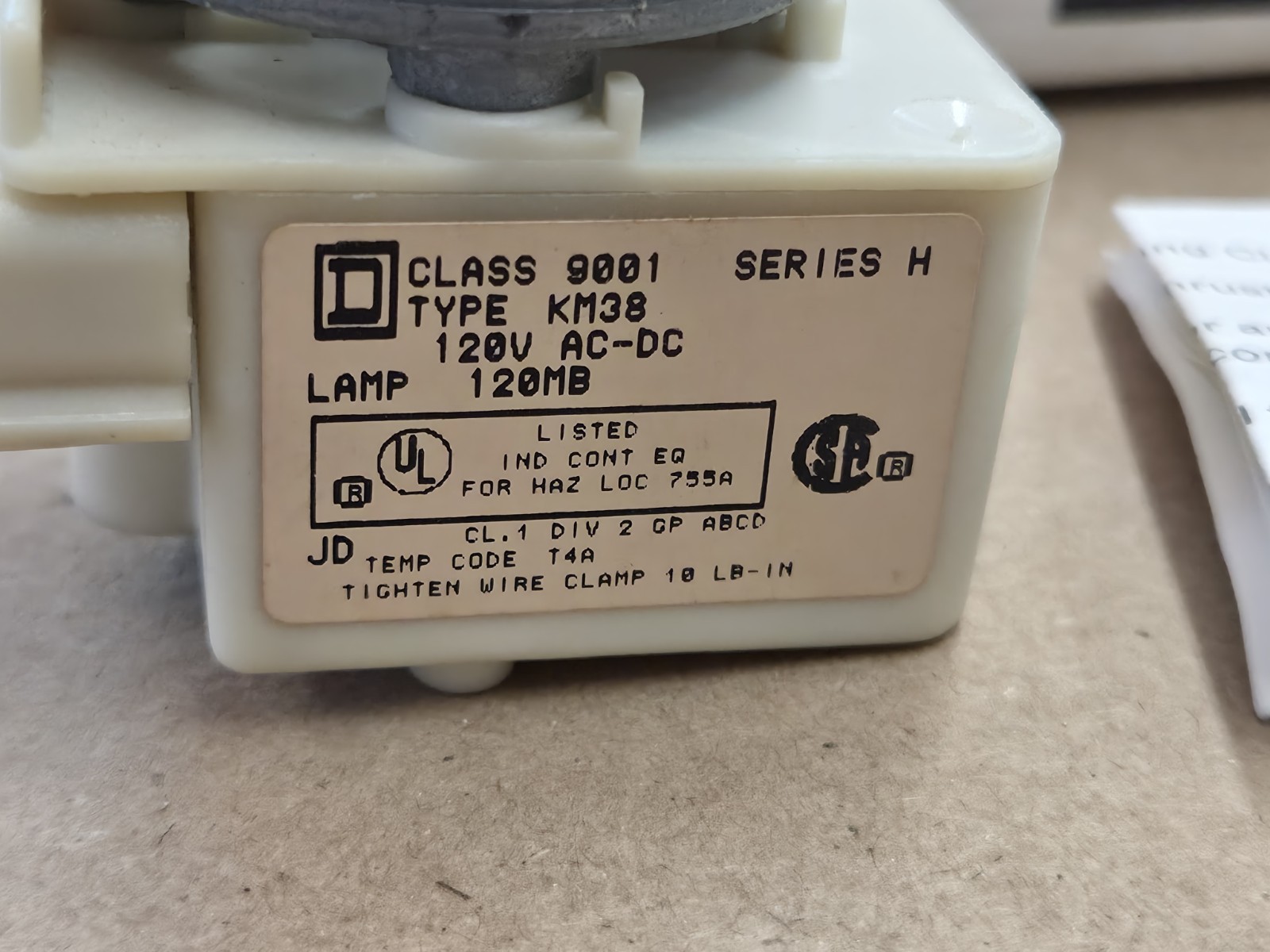 Square D 9001 KP38 Standard Pilot Light Without Lens 120V AC Or DC