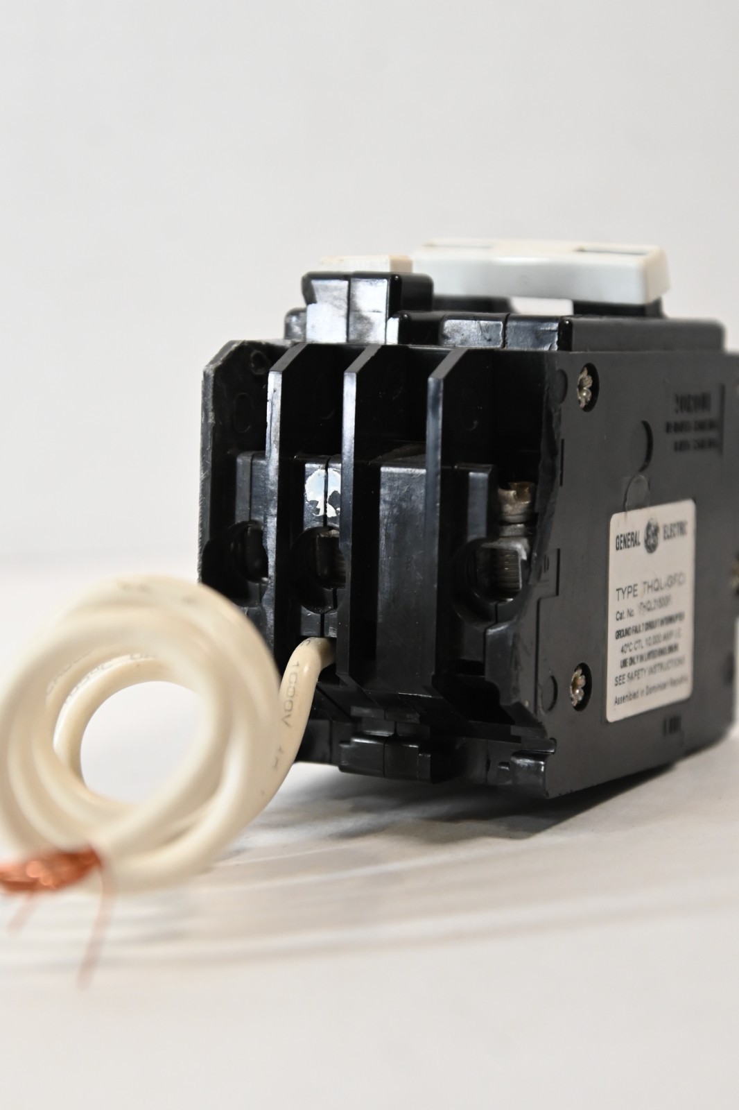 GE THQL2150GFT 50 Amp 2 Pole 120/240V *chipped*