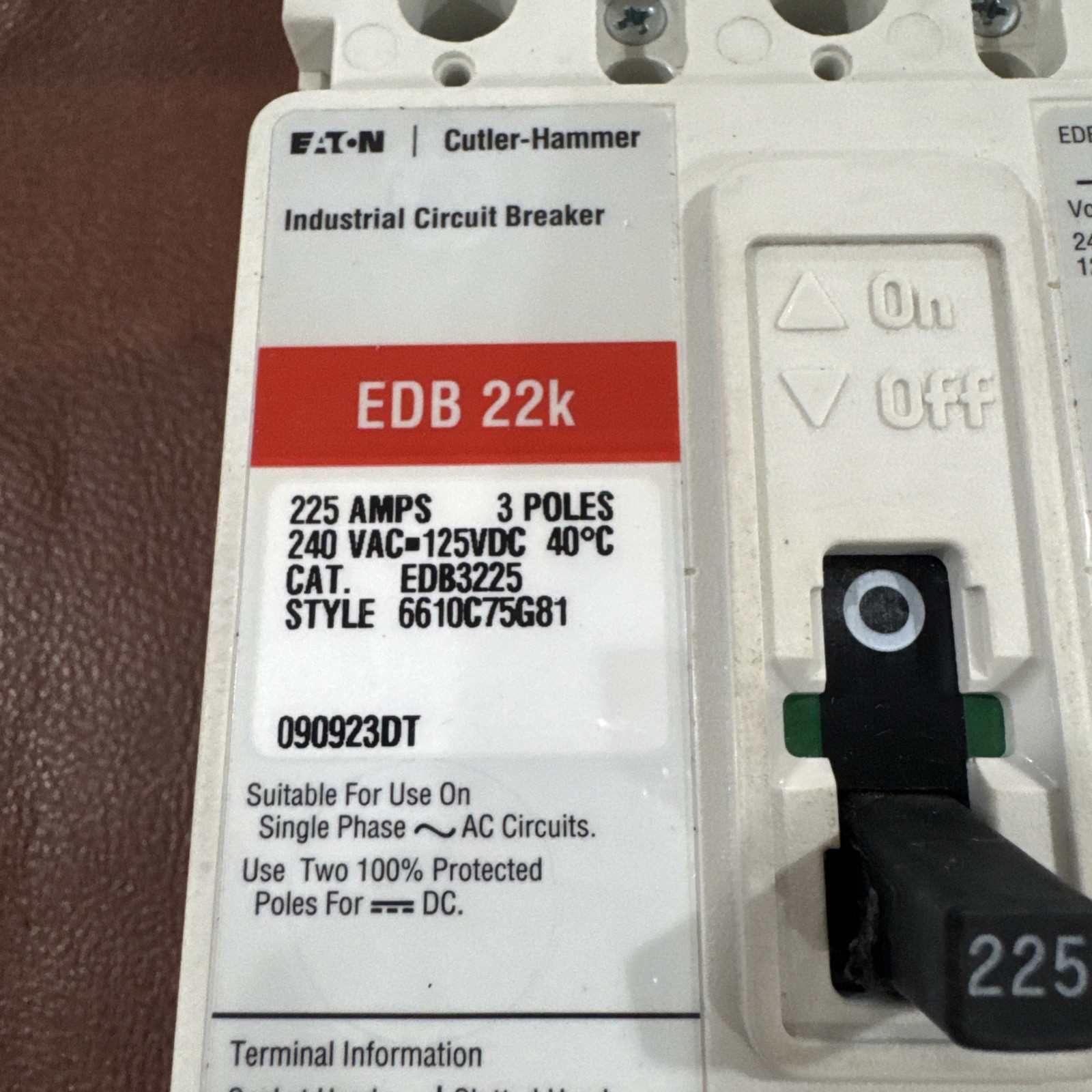 Eaton Cutler Hammer 3P 225A Circuit Breaker EDB3225 EDB 22k 3 Pole 225 Amp