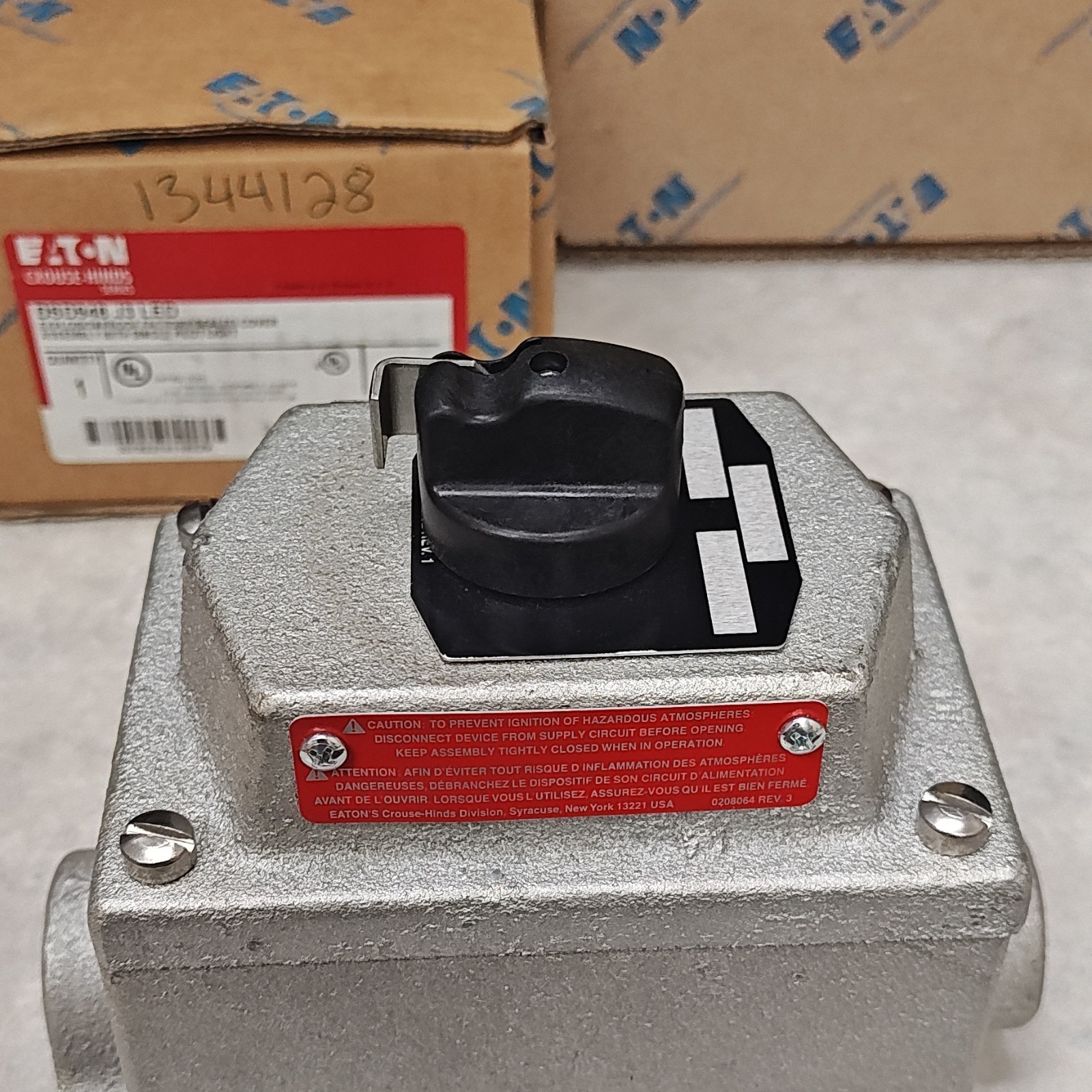 Explosion Proof, 3 Position Switch.