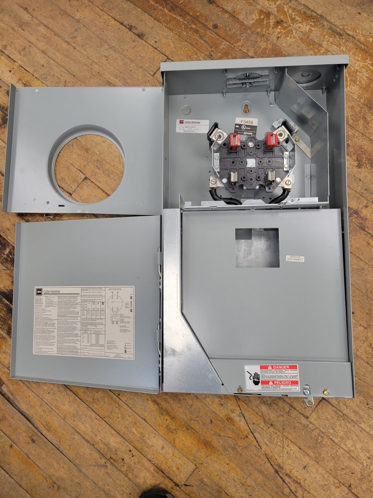 Eaton MBP200BTS Meter Breaker Panel Surface Mount 200A 120/240VAC 1PH 3W Type 3R