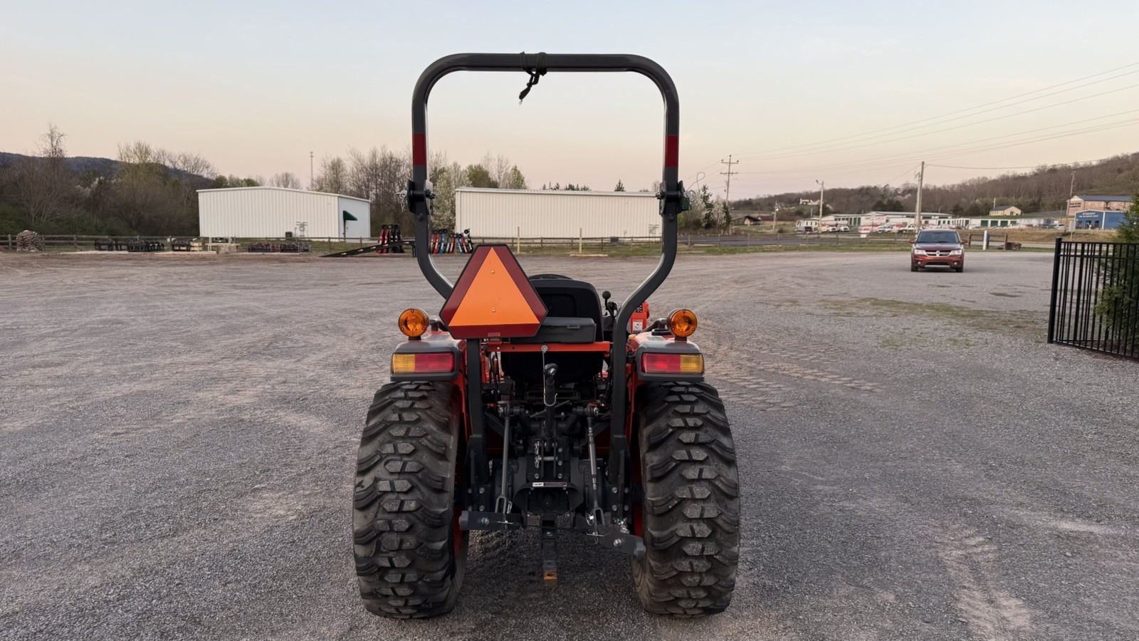 2023 KUBOTA L3302 TRACTOR WITH LA526 LOADER – 4X4 – HYDROSTATIC – LOW HR MACHINE