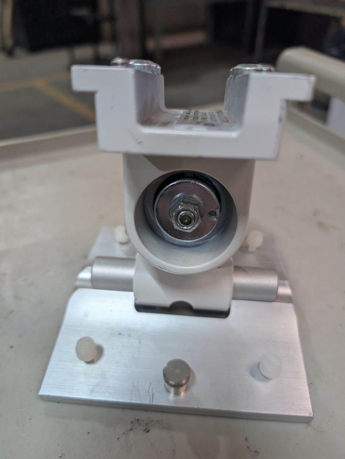 GCX WMM-0001-04 Articulating Wall Mount, max load 30 lbs/14kg, as shown in pics