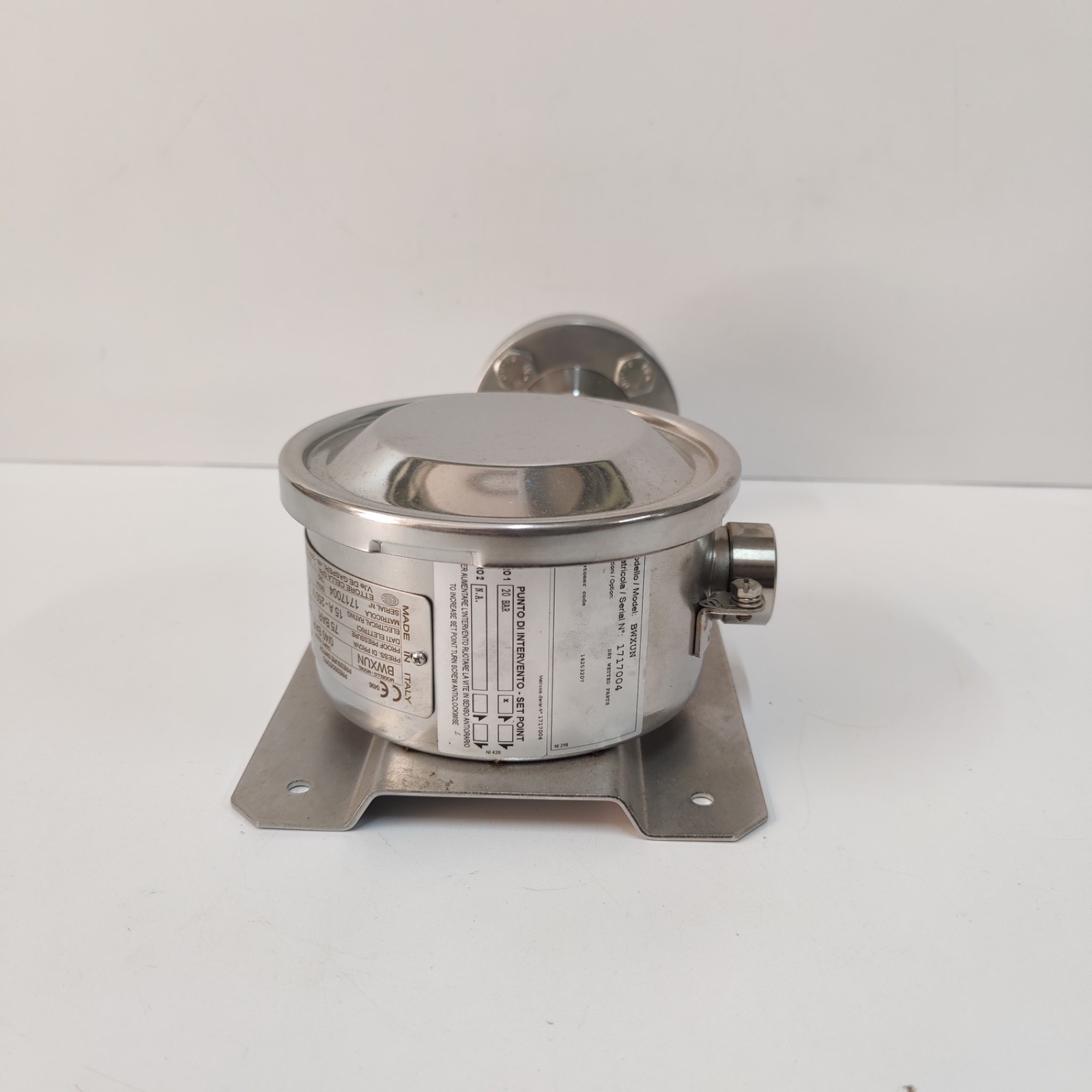 WIKA BWXUN TEMPERATURE PRESSURE SWITCH 0/40 BAR 40 BAR 75 BAR