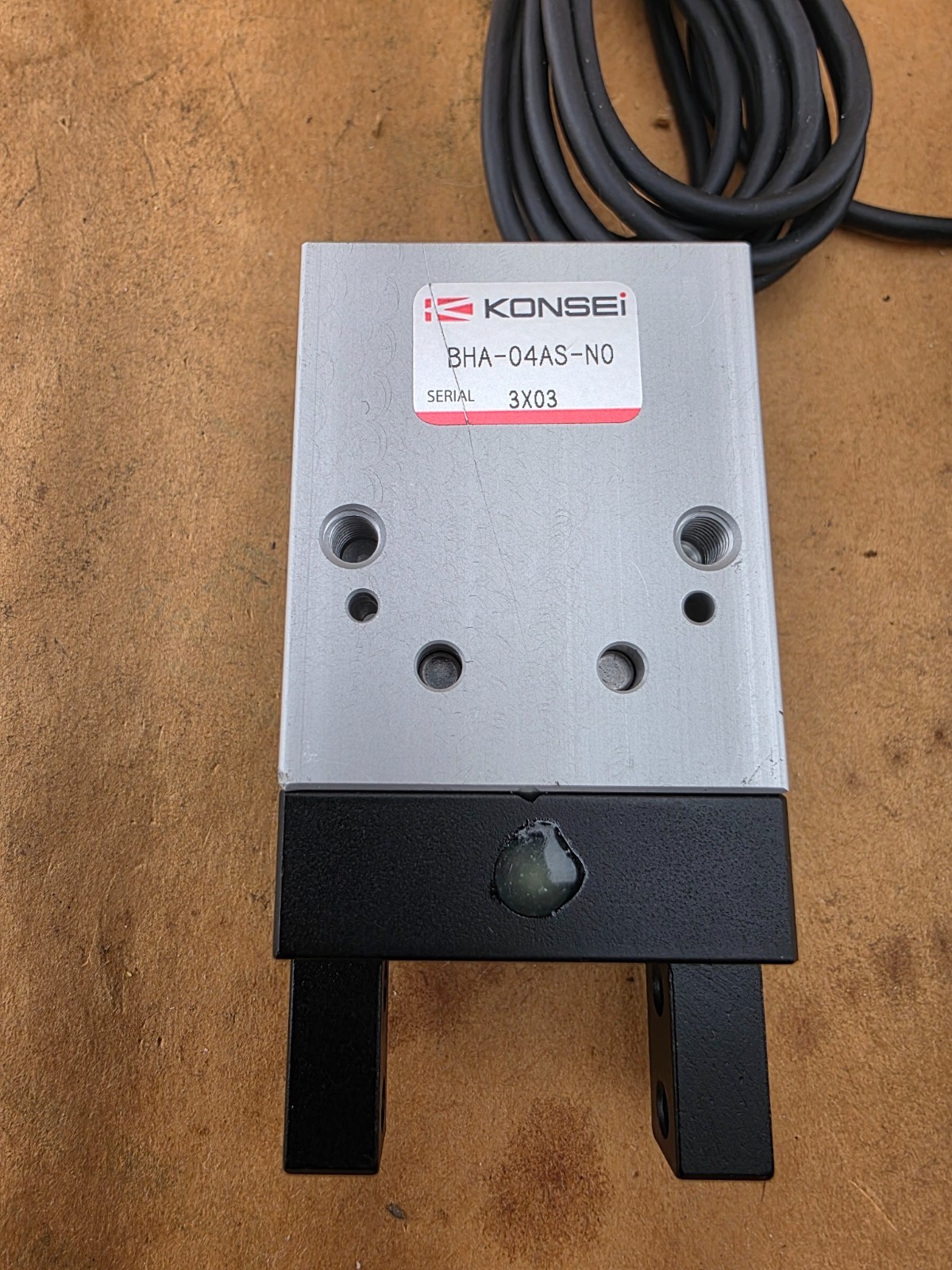 NEW Konsei BHA-04AS-N0 Pneumatic Gripper FREE SHIPPING