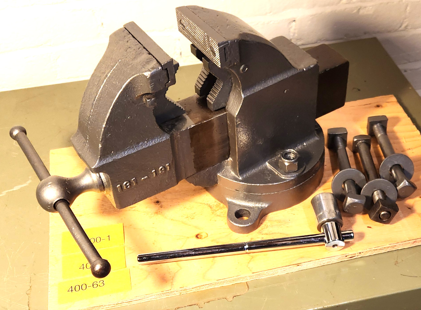 Vintage Prentiss Machinist Bench Vise marked 181-191 w/ swivel base & pipe jaws